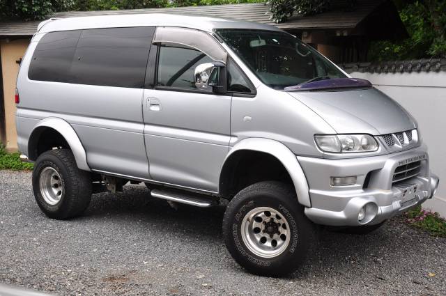 2006 Mitsubishi Delica 3.0 Space Gear Active Field (Deposit Taken)