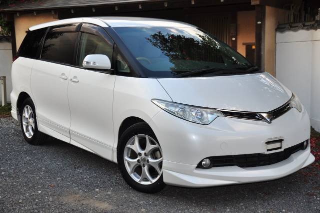 Toyota Estima 4WD G-Edition 2.4i MPV Petrol White