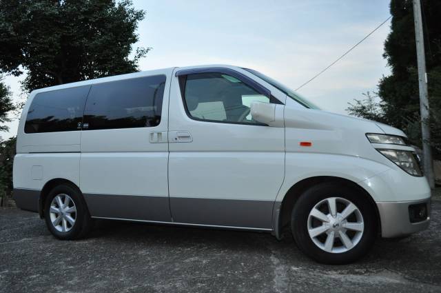 2002 Nissan Elgrand 3.5 XL 4WD Leather (Deposit Taken)