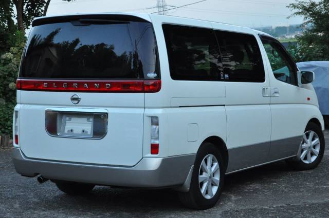 2002 Nissan Elgrand 3.5 XL 4WD Leather (Deposit Taken)