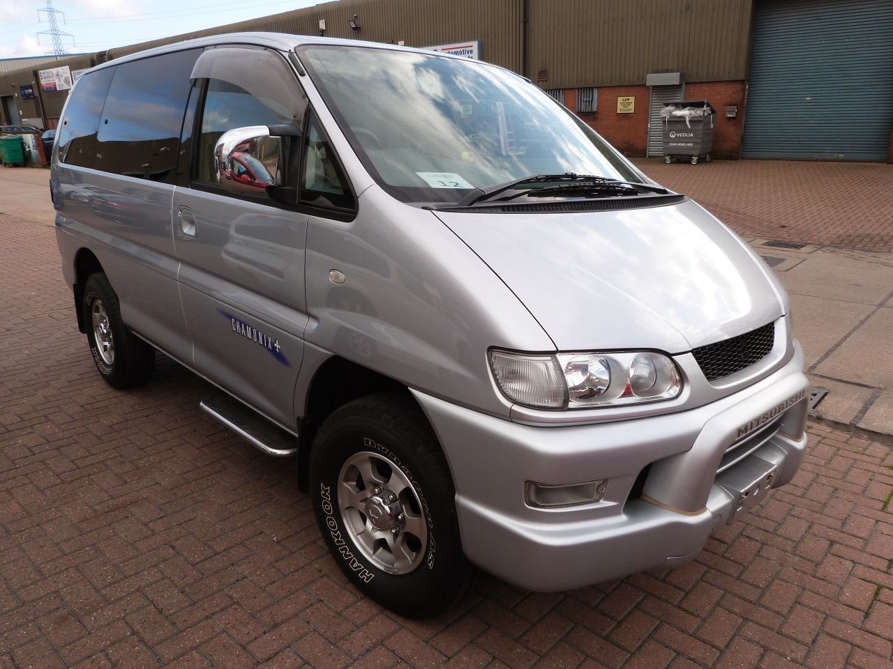 2005 Mitsubishi Delica