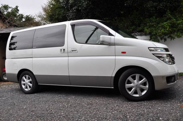 2003 Nissan Elgrand 3.5 X With Leather 4WD