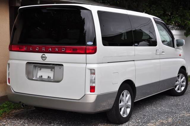 2003 Nissan Elgrand 3.5 X With Leather 4WD