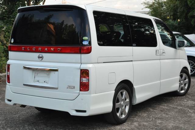 2009 Nissan Elgrand 3.5 Highway Star Black Leather Edition