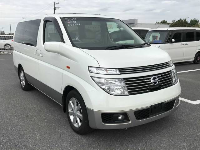 Nissan Elgrand 3.5 XL Only 15,000 Miles MPV Petrol White