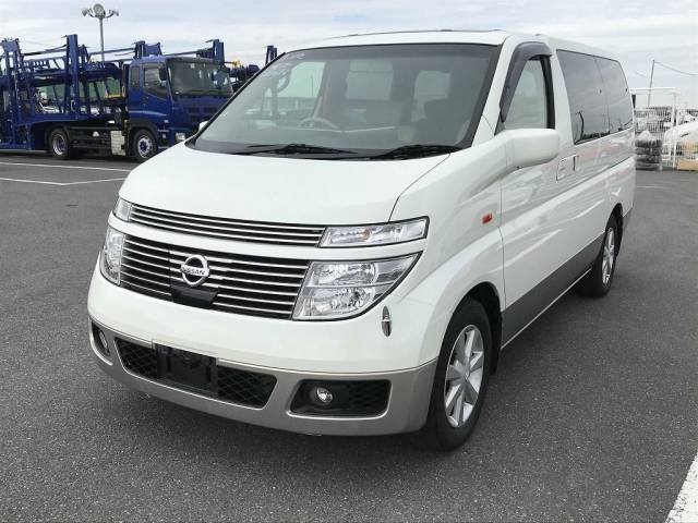 2003 Nissan Elgrand 3.5 XL Only 15,000 Miles