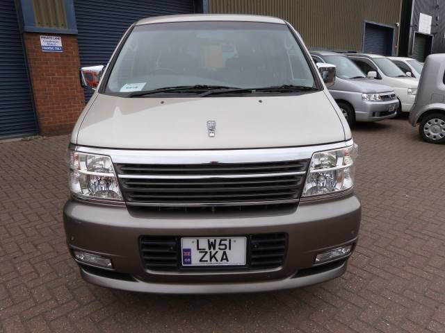2002 Nissan Elgrand 3.5 X Only 27,000 Miles From New