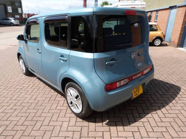 2010 Nissan Cube 1.5X Indigo Selection