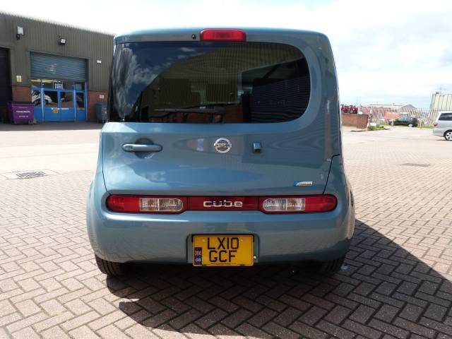 2010 Nissan Cube 1.5X Indigo Selection