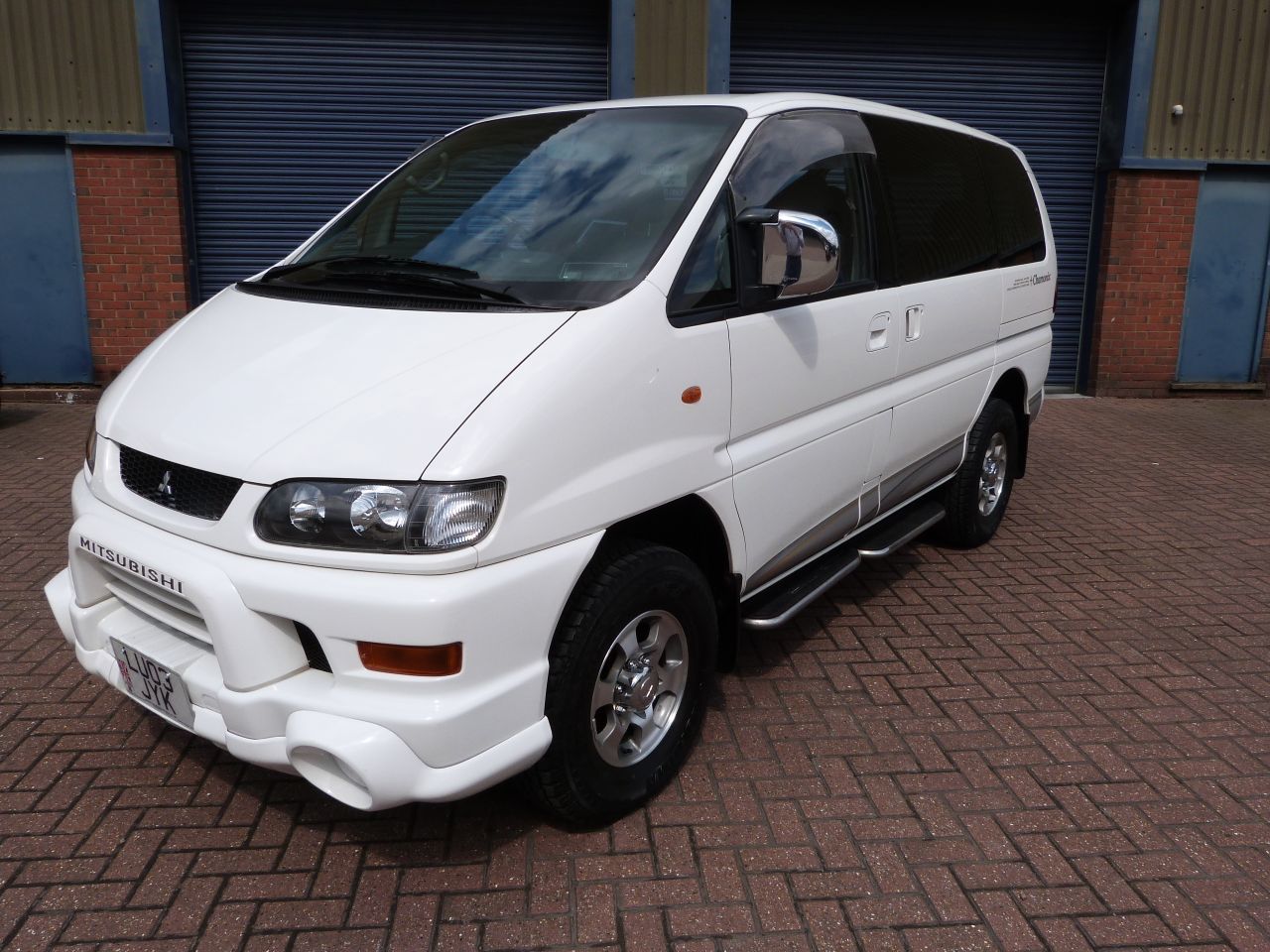 2003 Mitsubishi Delica