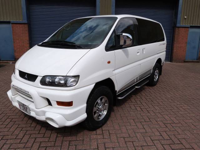 Mitsubishi Delica Chamonix 3.0i Auto MPV Petrol White