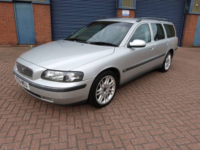 Volvo V70 2.4 140 SE 5dr Auto Estate Petrol Silver