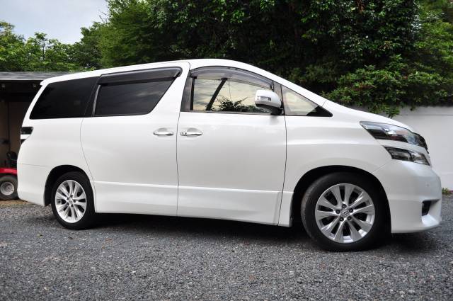 2010 Toyota Vellfire Z 2.4i Auto