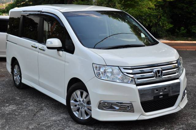 Honda Stepwagon Spada Z 2.0i Auto (DEPOSIT TAKEN) MPV Petrol White