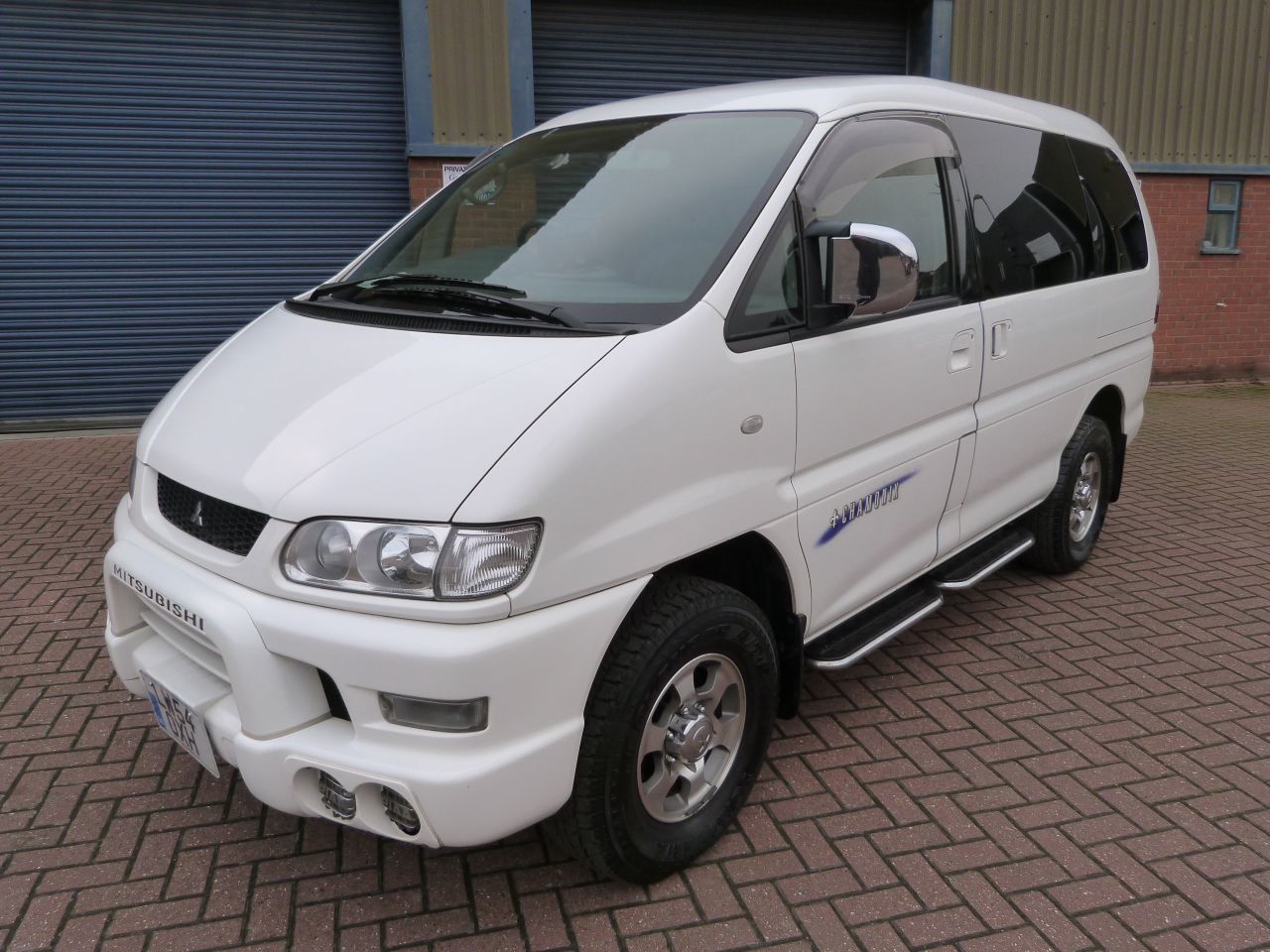 2004 Mitsubishi Delica