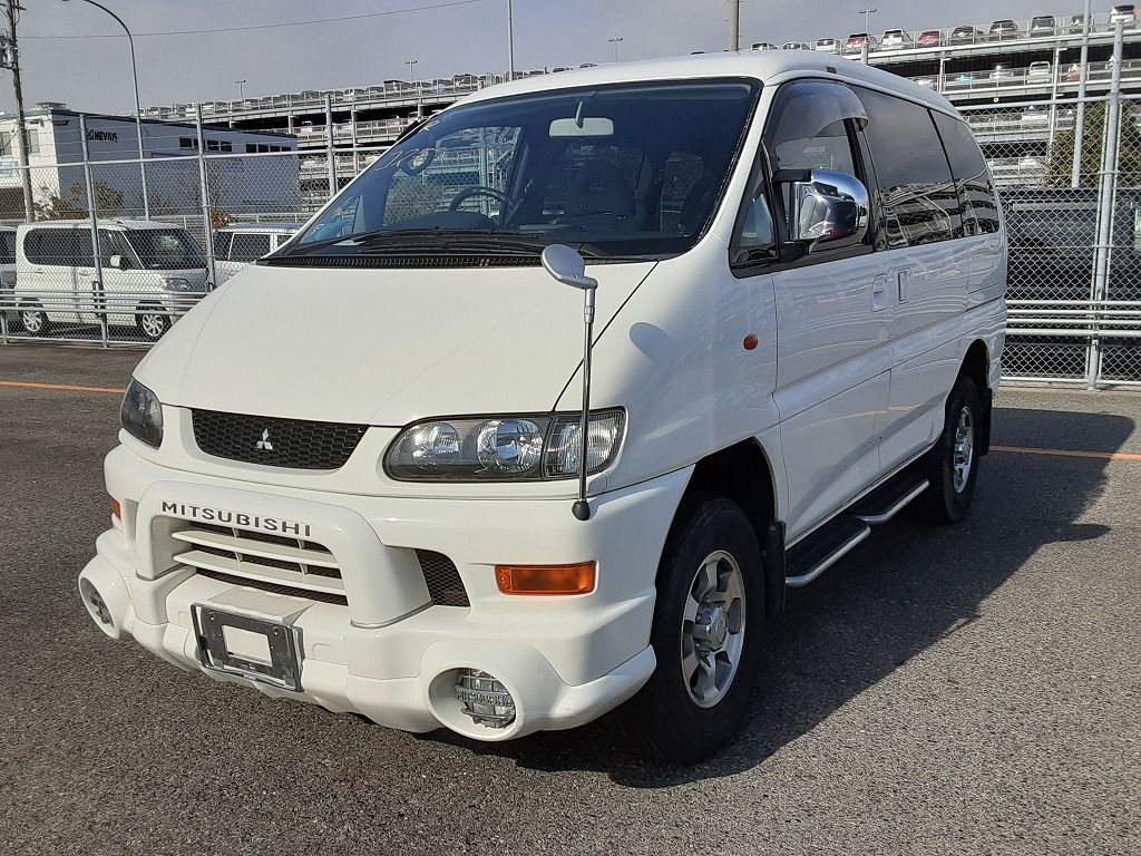 2002 Mitsubishi Delica