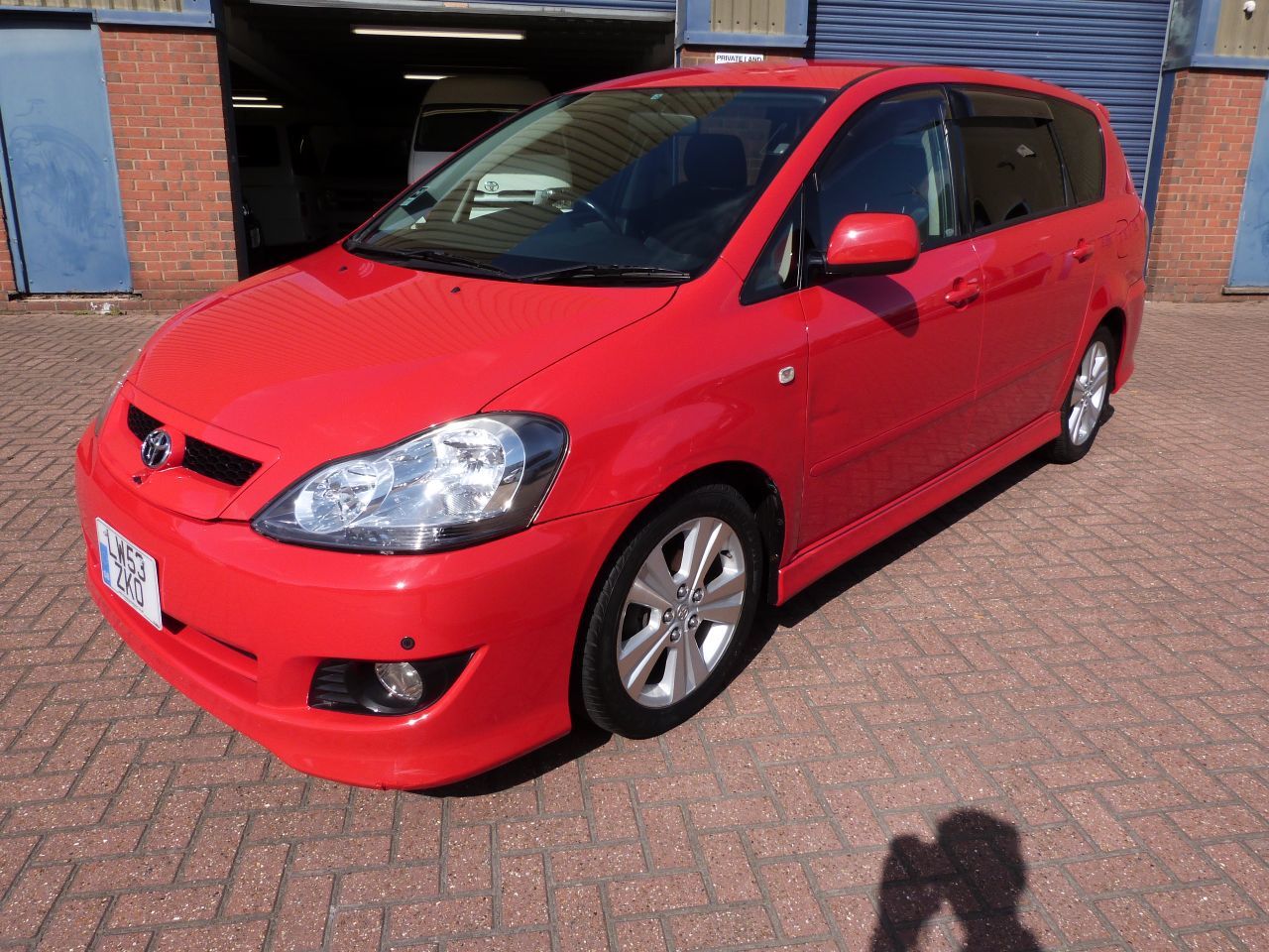 2003 Toyota Ipsum