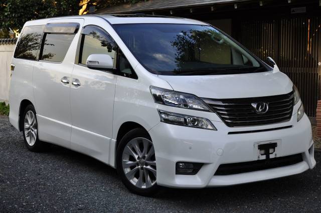 Toyota Vellfire Z 3.5i Auto MPV Petrol White