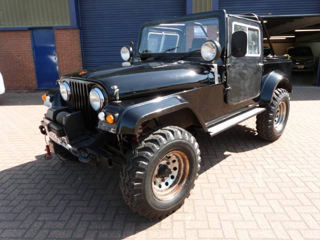 Eagle Jeep Eagle V8 3.5i Auto Saloon Petrol Red