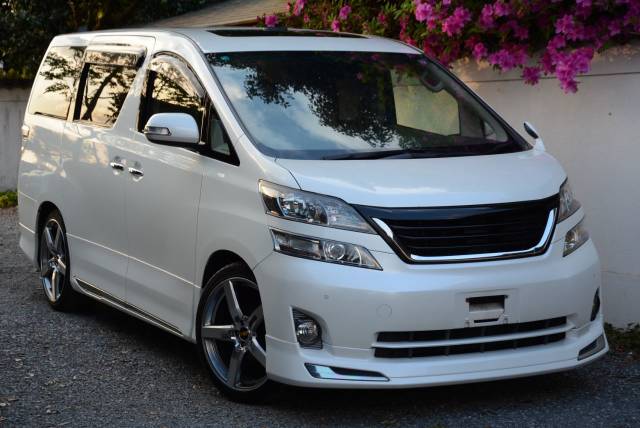 Toyota Vellfire 3.5i V L-Edition MPV Petrol White